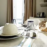 Eccelsoleccese Boutique - Steps From The Historic Center Bed & Breakfast