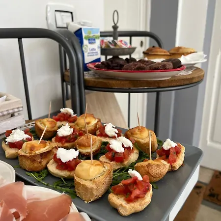 Eccelsoleccese Boutique - Steps From The Historic Center לינה וארוחת בוקר 4*