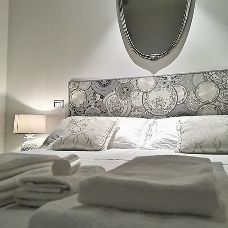Eccelsoleccese Boutique - Steps From The Historic Center ليتشي
