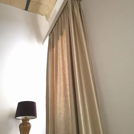 לינה וארוחת בוקר Eccelsoleccese Boutique - Steps From The Historic Center 4*