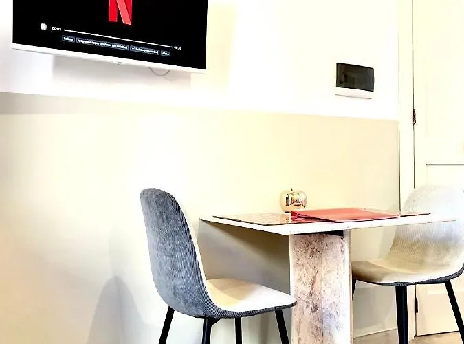 Eccelsoleccese Boutique - Steps From The Historic Center Bed & Breakfast