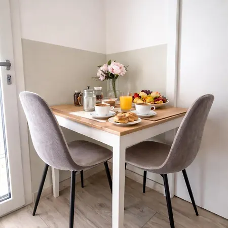 B&B Eccelsoleccese Boutique - Steps From The Historic Center 4*