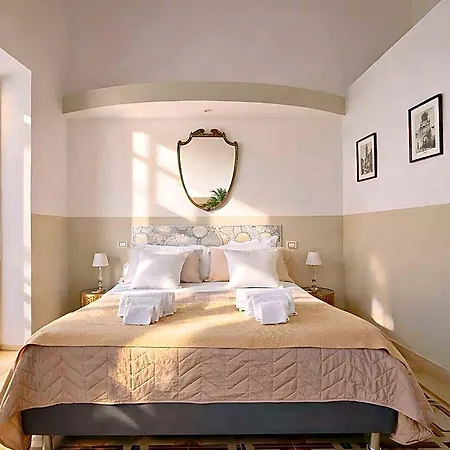 فندق مبيت وإفطار Eccelsoleccese Boutique - Steps From The Historic Center