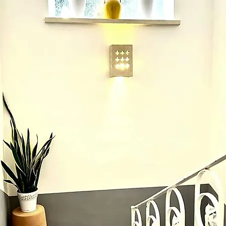 Eccelsoleccese Boutique - Steps From The Historic Center Bed & Breakfast 4*