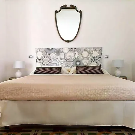 Eccelsoleccese Boutique - Steps From The Historic Center 住宿加早餐酒店
