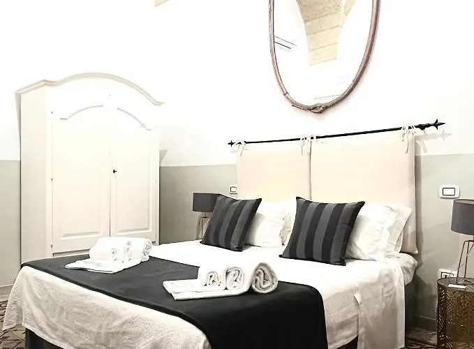 Eccelsoleccese Boutique - Steps From The Historic Center 4* 레체